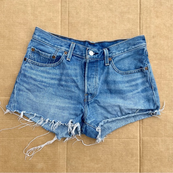 Levi’s Levi Strauss Button Fly Blue Jean Denim Cut Off Raw Hem Shorts Sz 27 - Picture 3 of 11